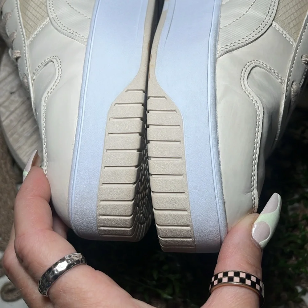 PUMA Carina Street Better Platform Sneakers Cream & White Casual‎ Comfy Leather